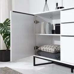 Fredriks Sideboard White Hall II - Matt Weiß / Schwarz 38 Fredriks Sideboard White Hall II - Matt Weiß / Schwarz -Wohnzimmermöbel boutique en ligne 1000218367 210521 08364500005 DETAILS P000000001000218367