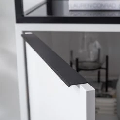 Fredriks Schrank White Hall II - Matt Weiß / Schwarz 34 Fredriks Schrank White Hall II - Matt Weiß / Schwarz -Wohnzimmermöbel boutique en ligne 1000218376 210316 08062100022 DETAILS P000000001000218376