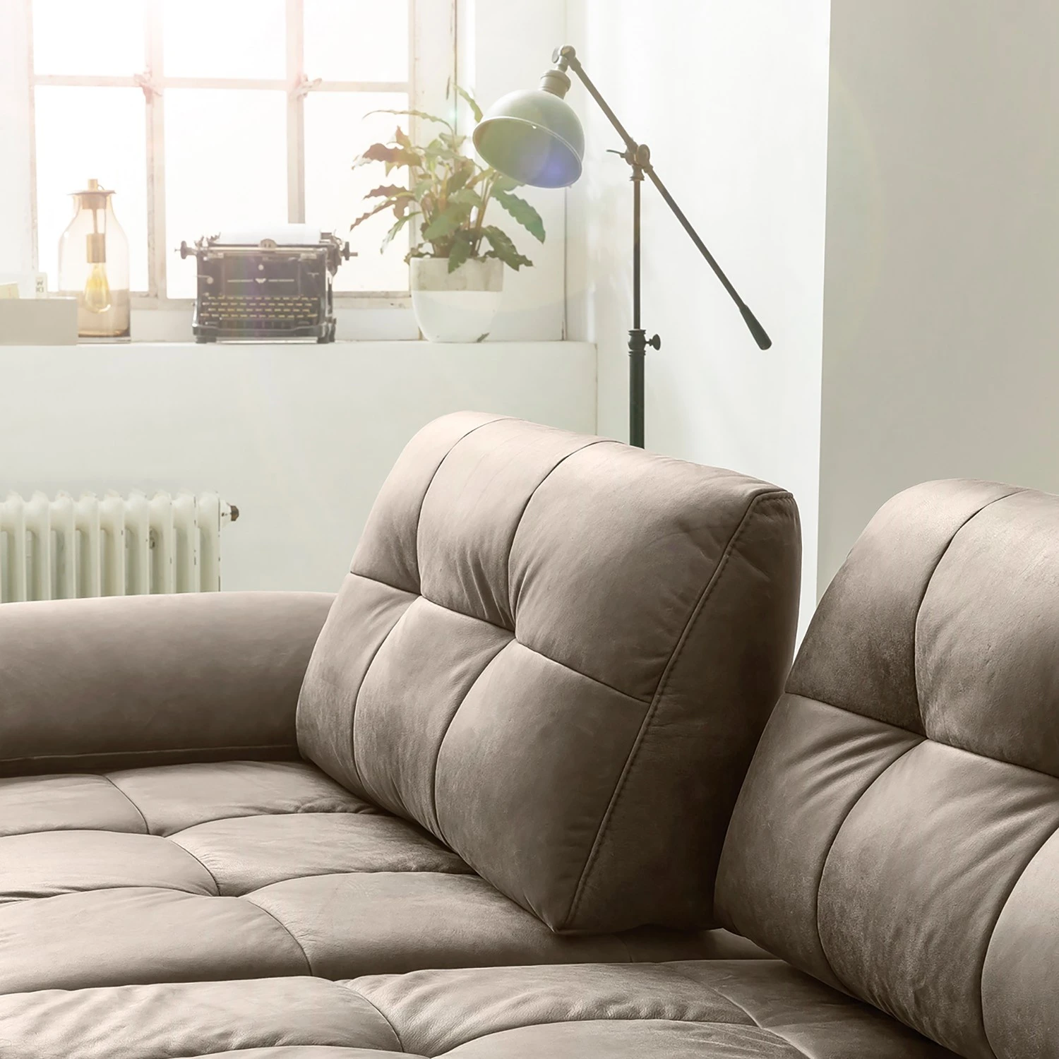 Fredriks Ecksofa Linville - Microfaser Torne: Havanna - Breite: 258 cm - Longchair davorstehend rechts - Ohne Kopfstütze 7 Fredriks Ecksofa Linville - Microfaser Torne: Havanna - Breite: 258 cm - Longchair davorstehend rechts - Ohne Kopfstütze – Bild 7