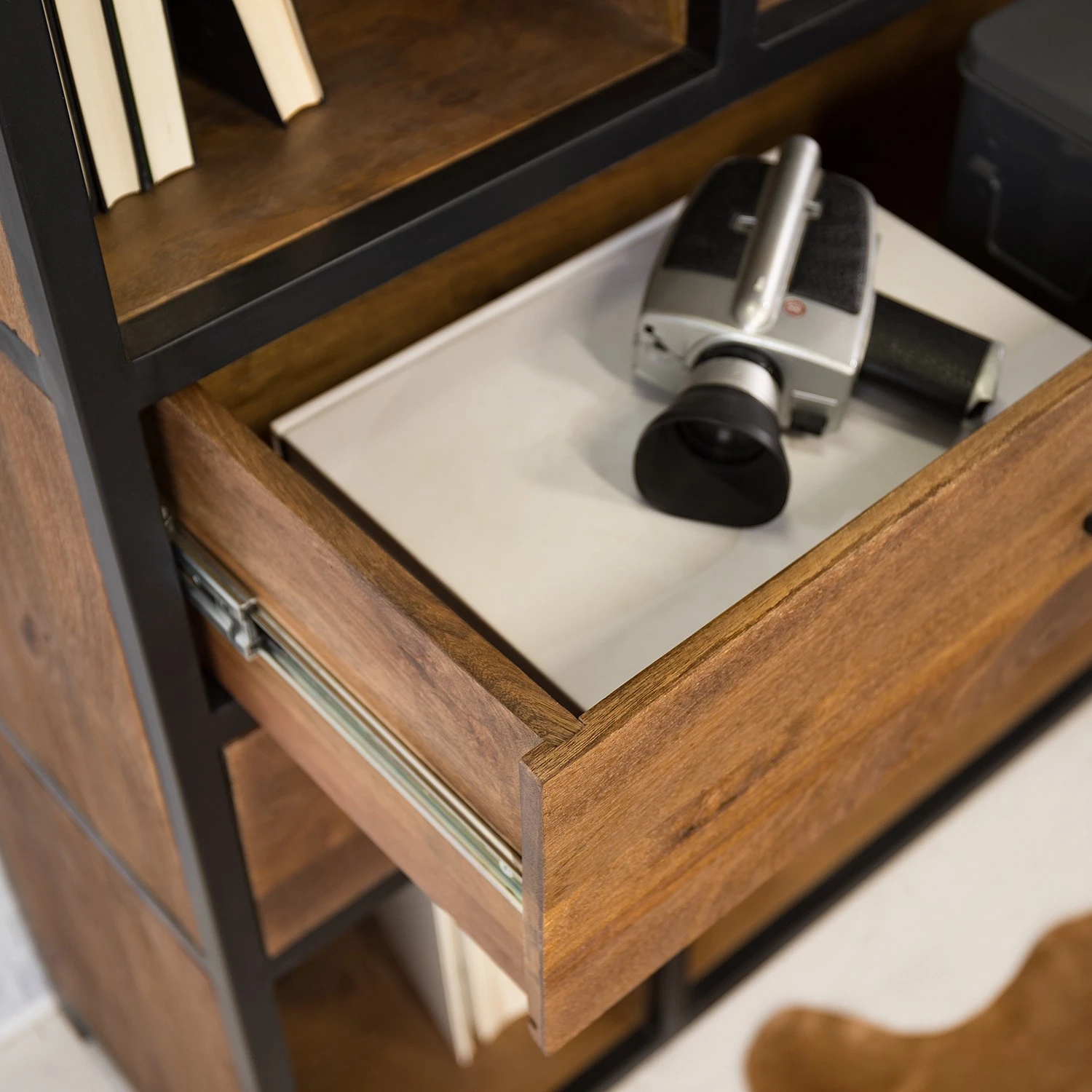 Ars manufacti Regal Moboki - Mango massiv / Metall - Mango Dunkel / Schwarz 11 Ars manufacti Regal Moboki - Mango massiv / Metall - Mango Dunkel / Schwarz – Bild 11