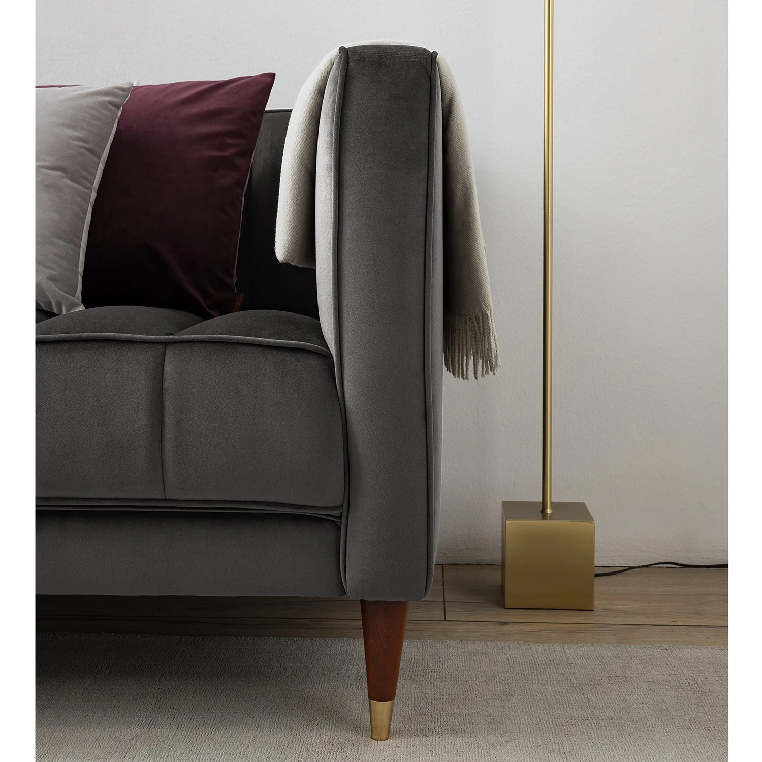 Red Living Sofa Suzy (2,5-Sitzer) - Samt Ravi: Grau 10 Red Living Sofa Suzy (2,5-Sitzer) - Samt Ravi: Grau – Bild 10