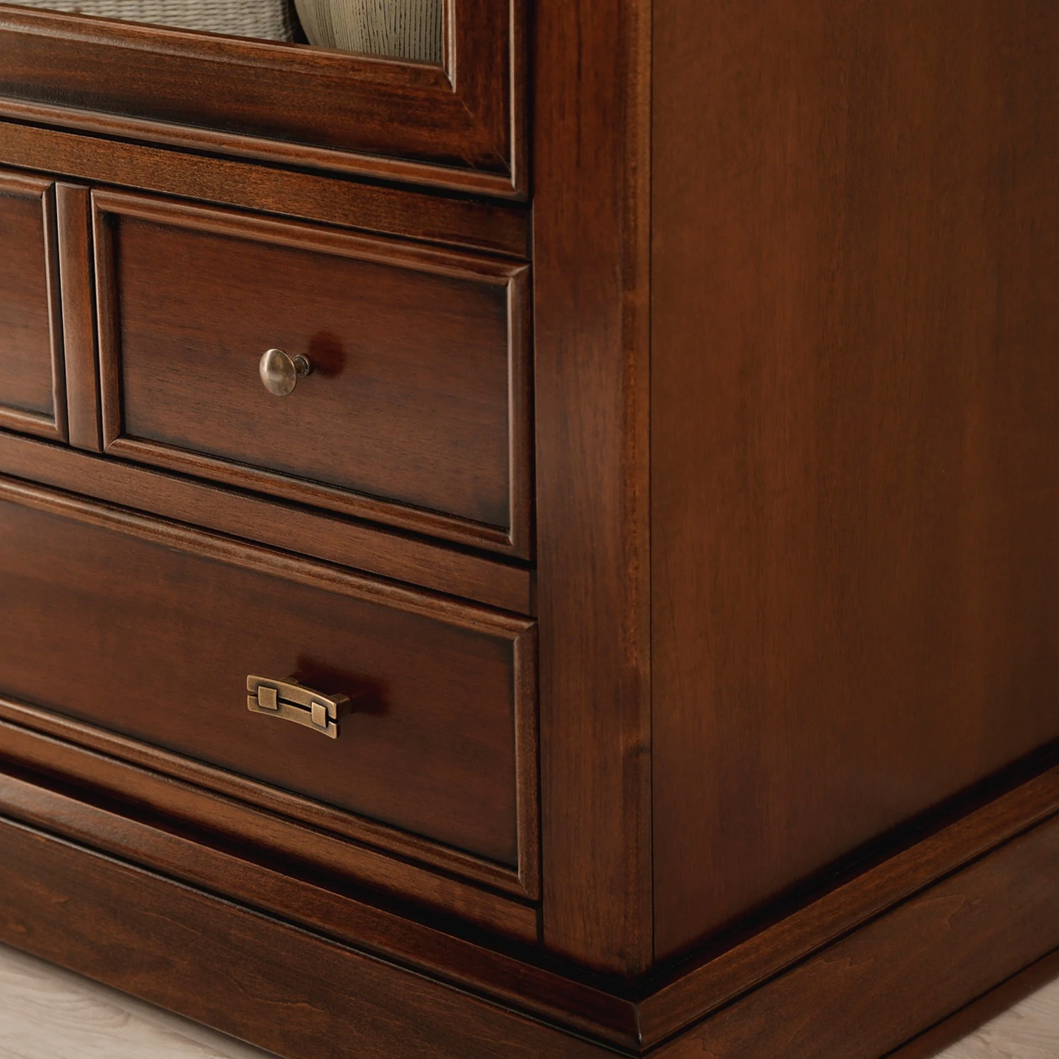 Ridgevalley Standvitrine Brieux - Tulpenbaum teilmassiv - Tulpenbaum Antik 6 Ridgevalley Standvitrine Brieux - Tulpenbaum teilmassiv - Tulpenbaum Antik – Bild 6