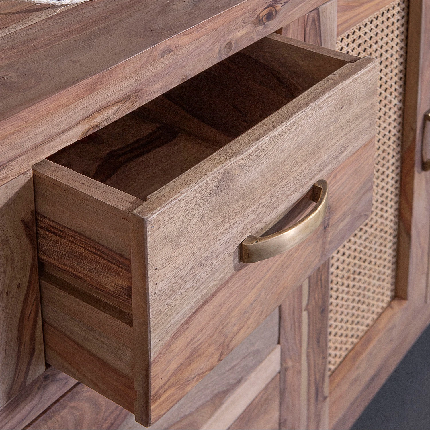 Naturoo Sideboard Rodern I - Sheesham massiv / Wiener Geflecht 6 Naturoo Sideboard Rodern I - Sheesham massiv / Wiener Geflecht – Bild 6