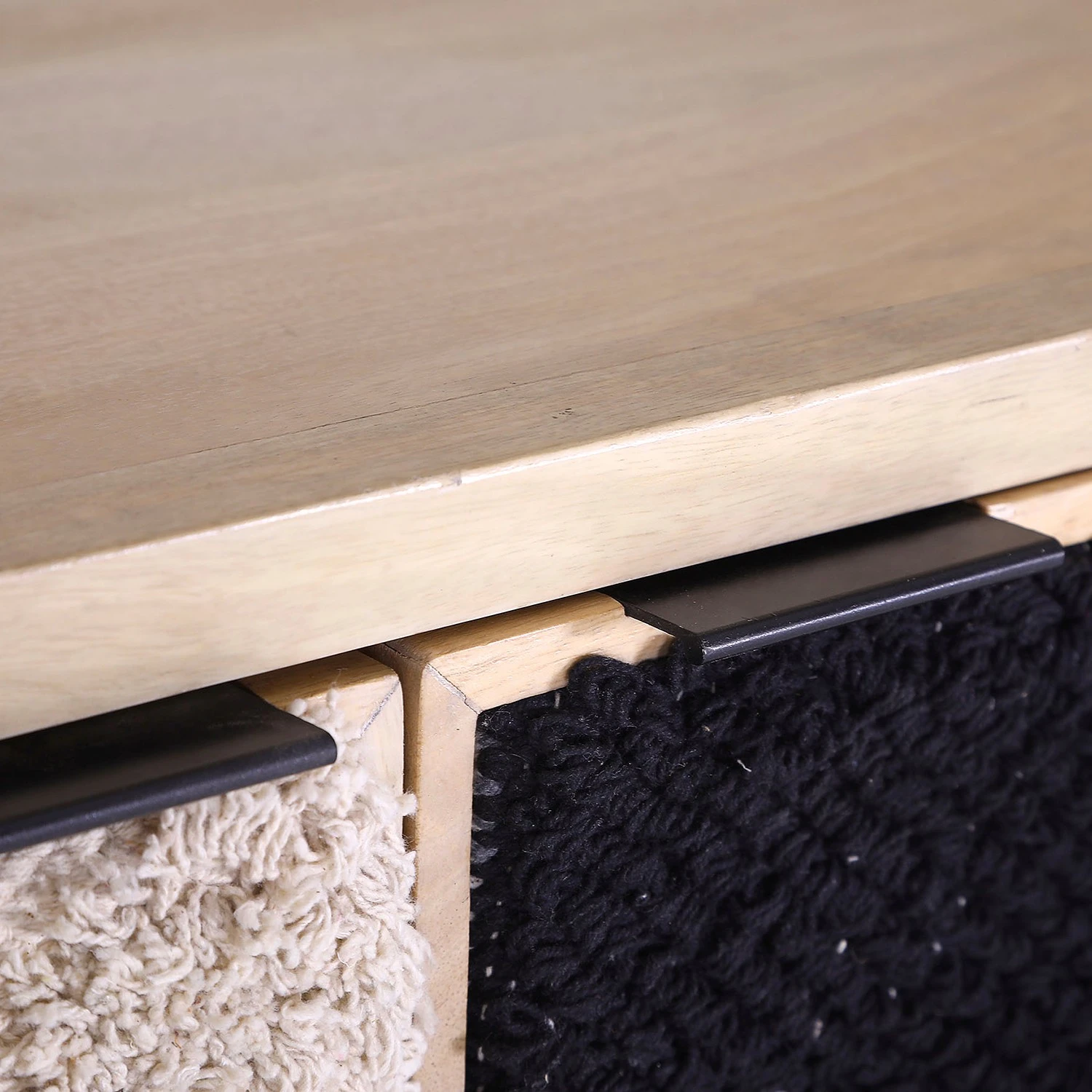 Naturoo Konsolentisch Soyans - Mango teilmassiv / Metall - Beige / Schwarz 5 Naturoo Konsolentisch Soyans - Mango teilmassiv / Metall - Beige / Schwarz – Bild 5