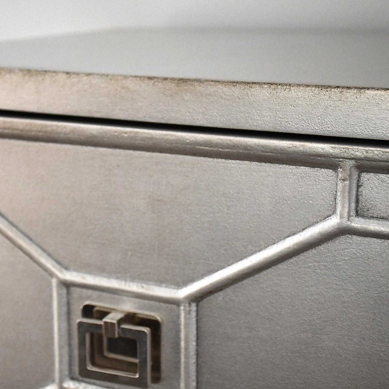 Red Living Kommode Thoury - Matt Silber 7 Red Living Kommode Thoury - Matt Silber – Bild 7