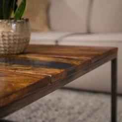 Wolf-Möbel Epoxidharz-Couchtisch Tarnac - Akazie massiv / Metall - Grau -Wohnzimmermöbel boutique en ligne 1000243196 220621 021 MOOD DETAILS P000000001000243196 mood