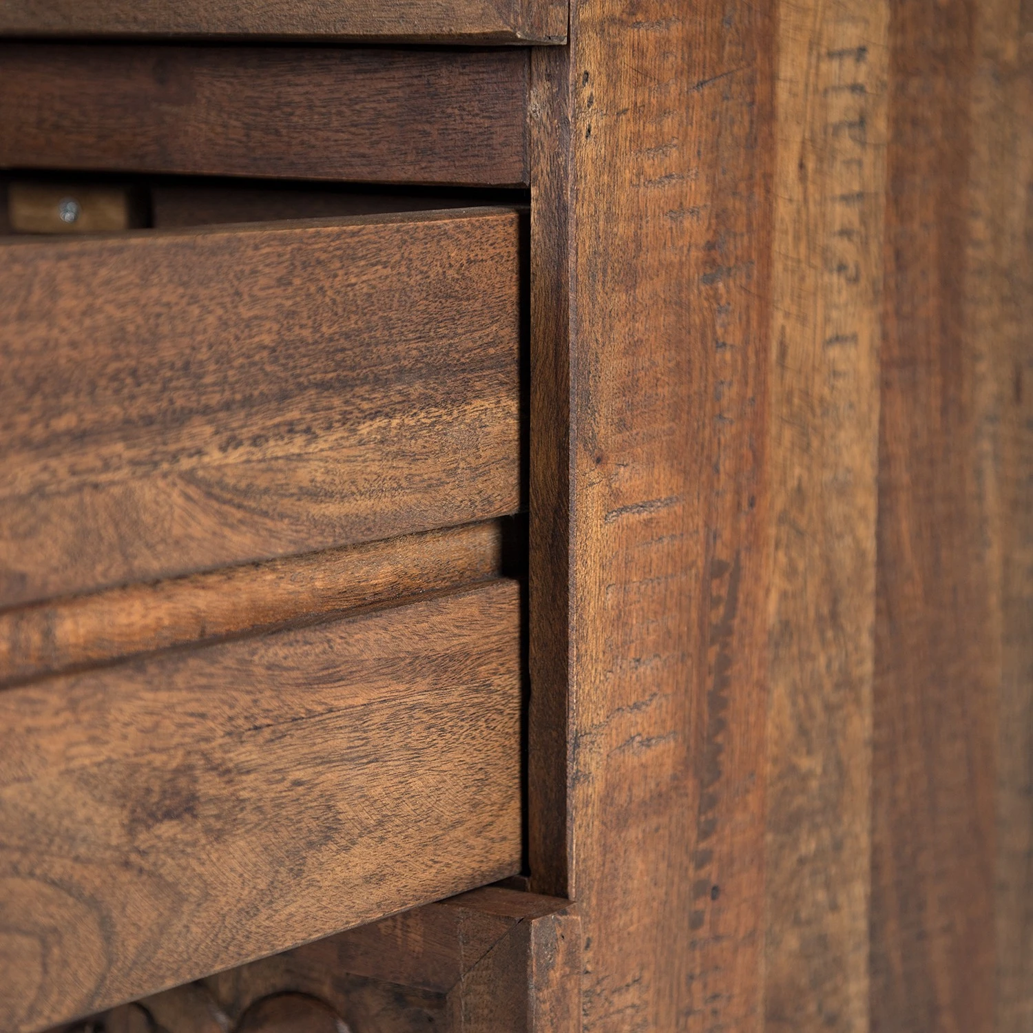 Wolf-Möbel Kommode Carving - Akazie massiv 12 Wolf-Möbel Kommode Carving - Akazie massiv – Bild 12