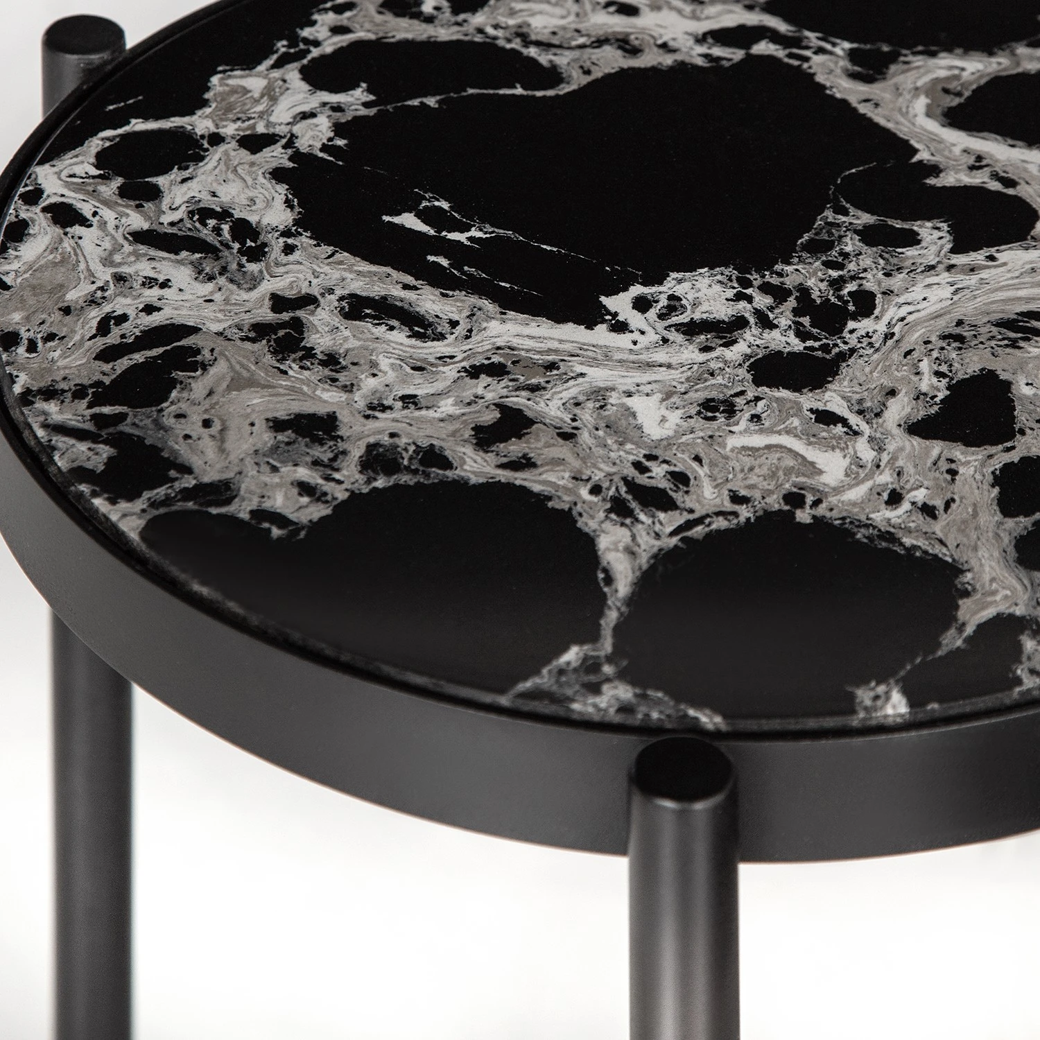 Studio Copenhagen Beistelltisch Abee I (2er-Set) - Marmor Schwarz Dekor / Schwarz 12 Studio Copenhagen Beistelltisch Abee I (2er-Set) - Marmor Schwarz Dekor / Schwarz – Bild 12