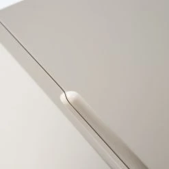 Studio Copenhagen Sideboard Cooby I - Muschelweiß / Eiche Hell 28 Studio Copenhagen Sideboard Cooby I - Muschelweiß / Eiche Hell -Wohnzimmermöbel boutique en ligne 1000276966 220729 080 DETAILS P000000001000276966