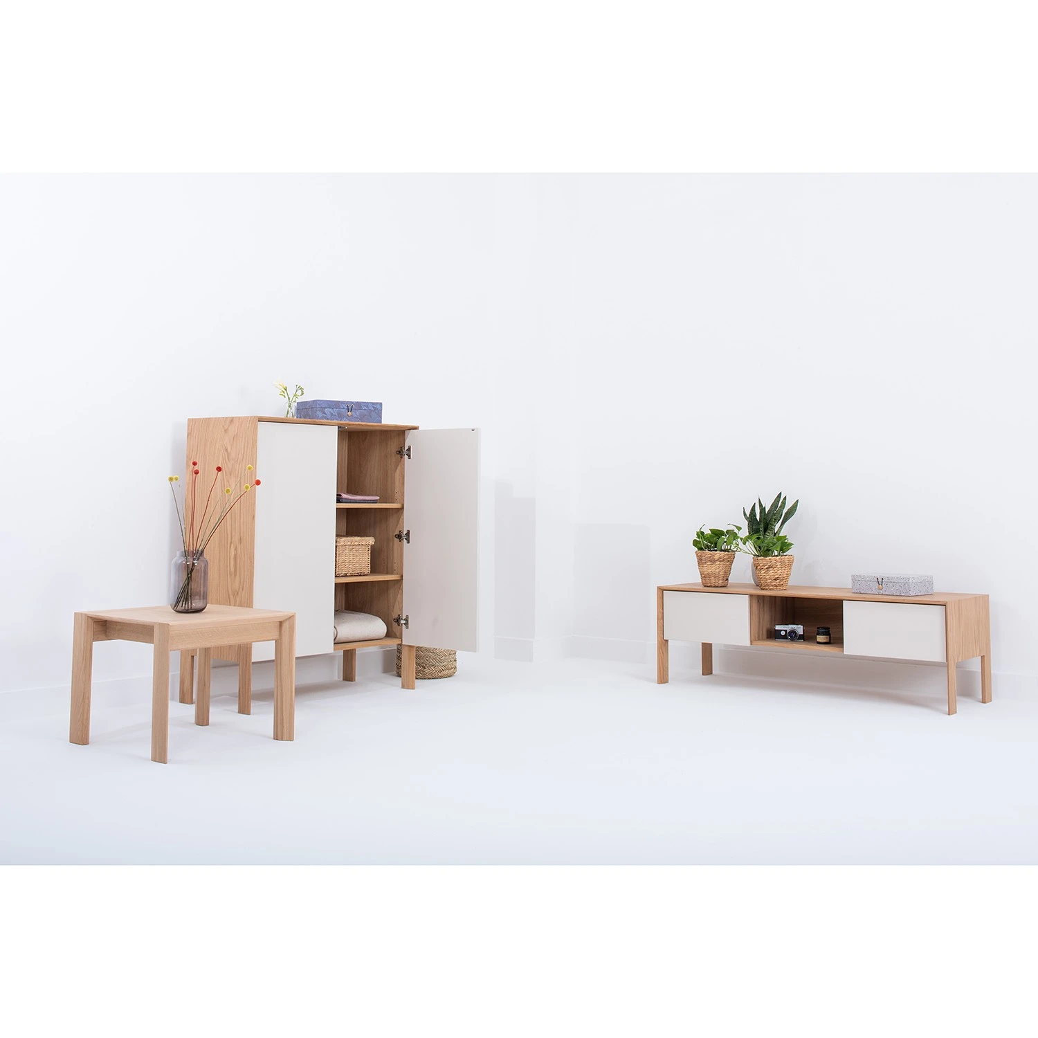 Studio Copenhagen Kommode Maayka - Eiche teilmassiv - Mushroom Creme / Eiche Hell 4 Studio Copenhagen Kommode Maayka - Eiche teilmassiv - Mushroom Creme / Eiche Hell – Bild 4