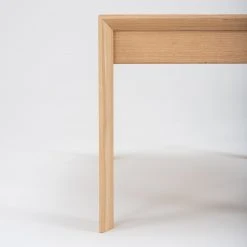 Studio Copenhagen Couchtisch Maayka - Eiche teilmassiv - Eiche Hell - Breite: 110 cm -Wohnzimmermöbel boutique en ligne 1000277380 211012 153648000156 DETAILS P000000001000277380