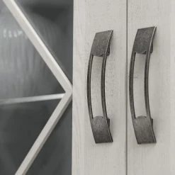 Ridgevalley Vitrinenschrank Kimbark II - Pinie Weiß Dekor -Wohnzimmermöbel boutique en ligne 1000295074 210924 143049000128 DETAILS P000000001000295074