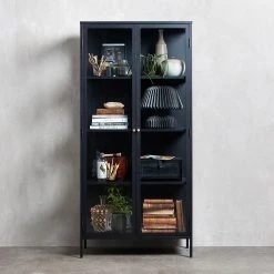 Loftscape Vitrinenschrank Angelus I - Metall / Glas - Schwarz 12 Loftscape Vitrinenschrank Angelus I - Metall / Glas - Schwarz -Wohnzimmermöbel boutique en ligne 1000304065 211026 13053600050 MOOD DETAILS P000000001000304065 mood