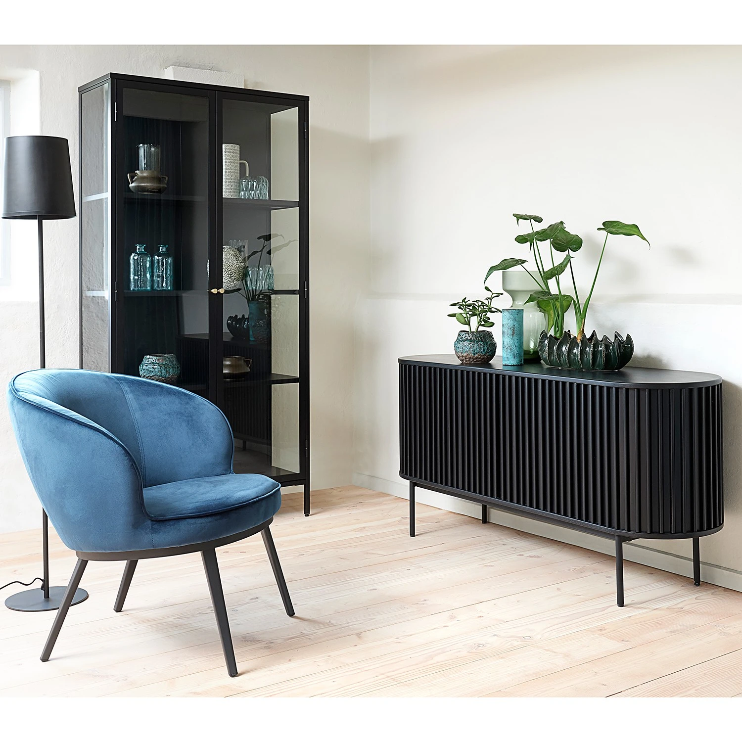 Loftscape Vitrinenschrank Angelus I - Metall / Glas - Schwarz 2 Loftscape Vitrinenschrank Angelus I - Metall / Glas - Schwarz – Bild 2