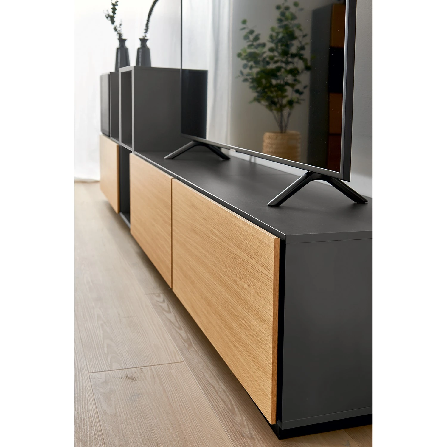 Now! by hülsta Wohnwand now to go colour III (8-teilig) - Hochglanz Diamantgrau / Natureiche 14 Now! by hülsta Wohnwand now to go colour III (8-teilig) - Hochglanz Diamantgrau / Natureiche – Bild 14