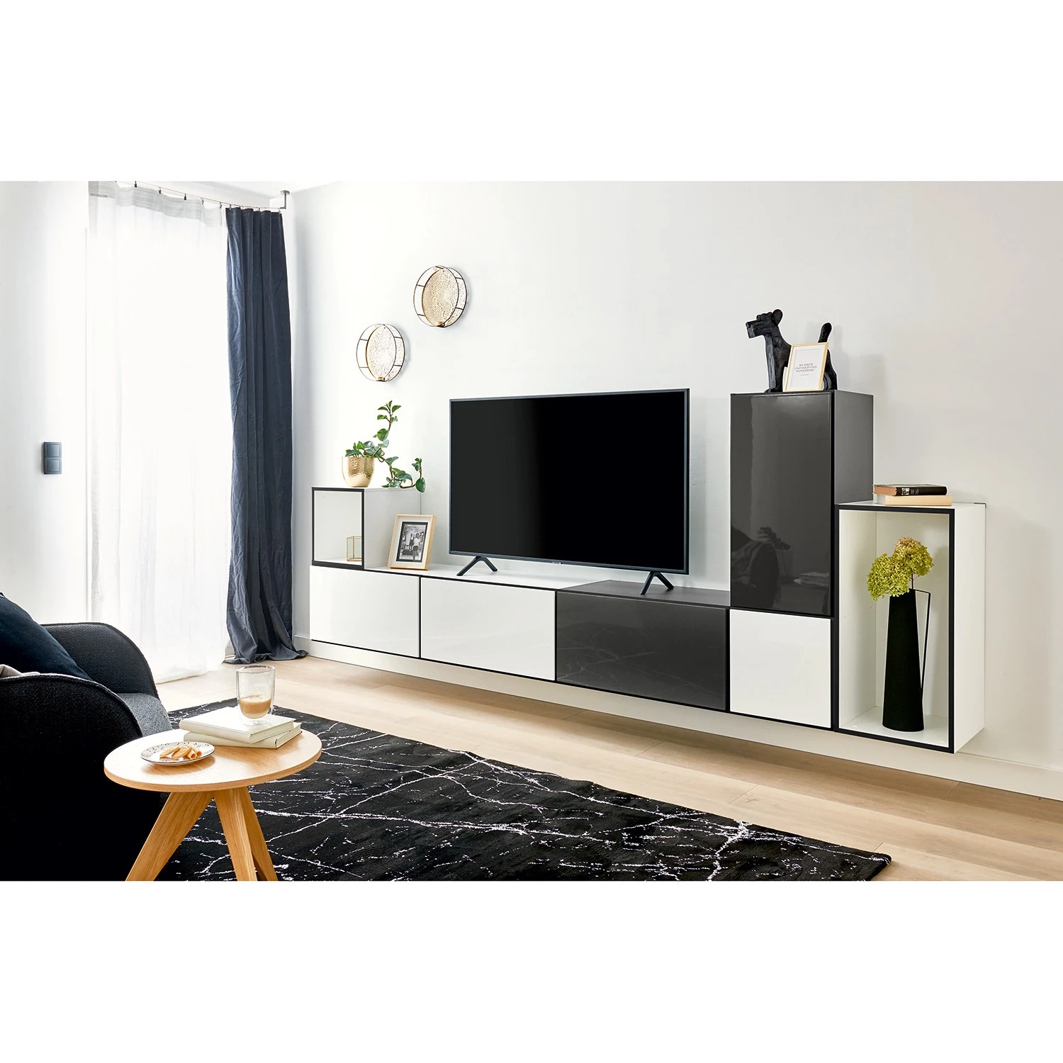 Now! by hülsta Wohnwand now to go colour VI (7-teilig) - Hochglanz Reinweiß / Hochglanz Diamantgrau 3 Now! by hülsta Wohnwand now to go colour VI (7-teilig) - Hochglanz Reinweiß / Hochglanz Diamantgrau – Bild 3