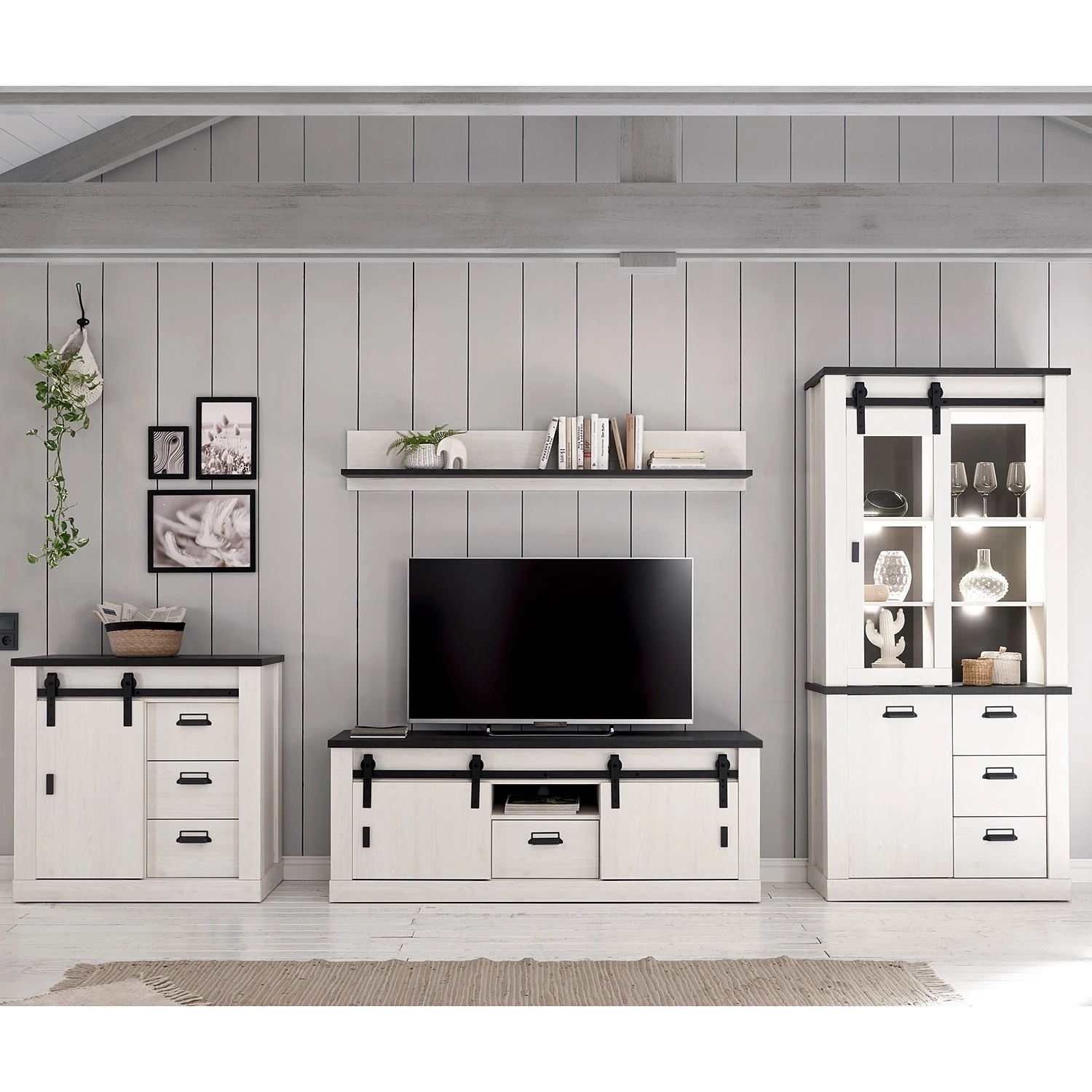 Ridgevalley Wohnwand Shutter IV (4-teilig) - Pinie Weiß Dekor 1 Ridgevalley Wohnwand Shutter IV (4-teilig) - Pinie Weiß Dekor