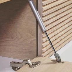 Norrwood TV-Lowboard Maredale II - Esche teilmassiv - Weiß / Esche 16 Norrwood TV-Lowboard Maredale II - Esche teilmassiv - Weiß / Esche -Wohnzimmermöbel boutique en ligne 1000363980 220714 040 DETAILS P000000001000363980