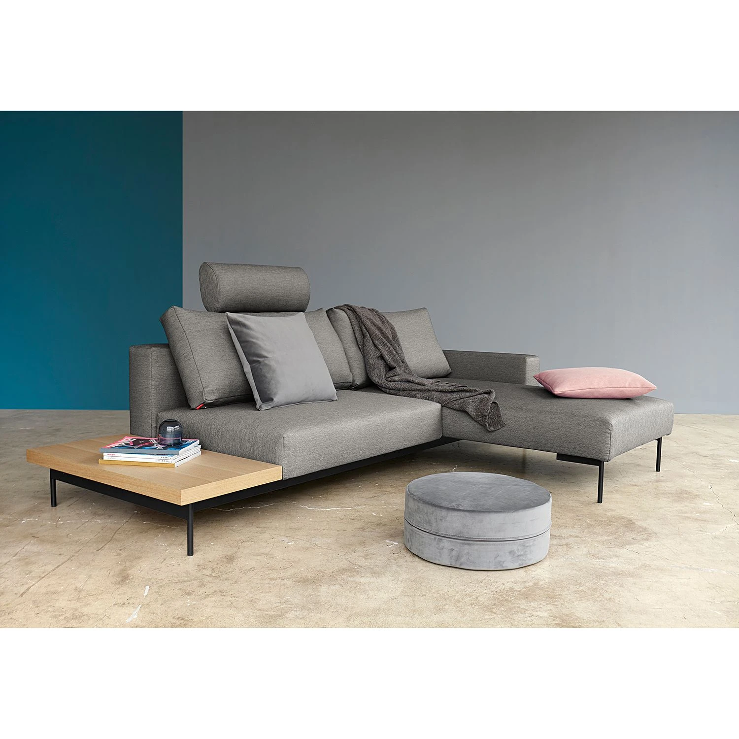 Innovation Möbel Ecksofa Bragi mit Tisch Webstoff - (mit Schlaffunktion) - Stoff Flashtex: Light Grey 3 Innovation Möbel Ecksofa Bragi mit Tisch Webstoff - (mit Schlaffunktion) - Stoff Flashtex: Light Grey – Bild 3