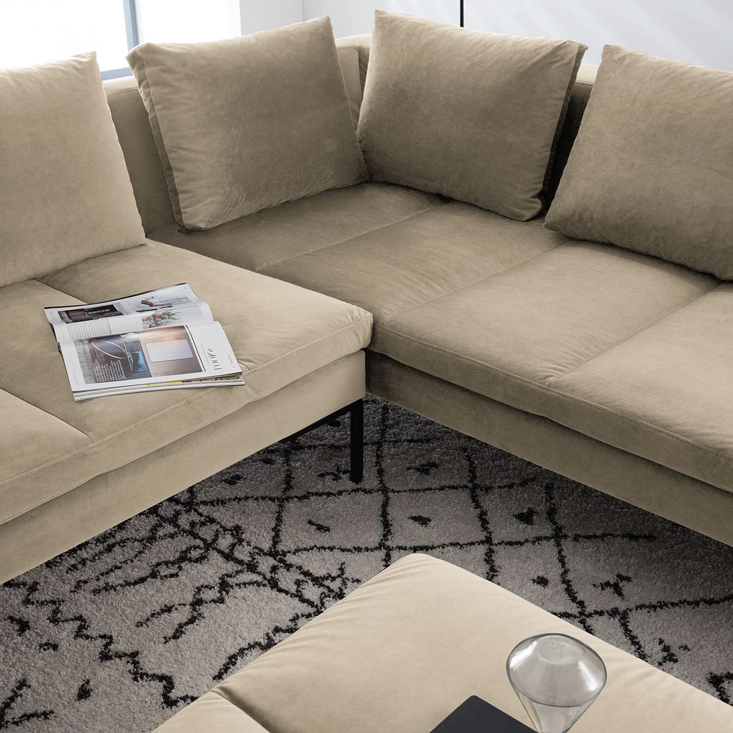 Studio Copenhagen Ecksofa Madison III - Samt - Samt Shyla: Beige - Ecke davorstehend rechts 5 Studio Copenhagen Ecksofa Madison III - Samt - Samt Shyla: Beige - Ecke davorstehend rechts – Bild 5