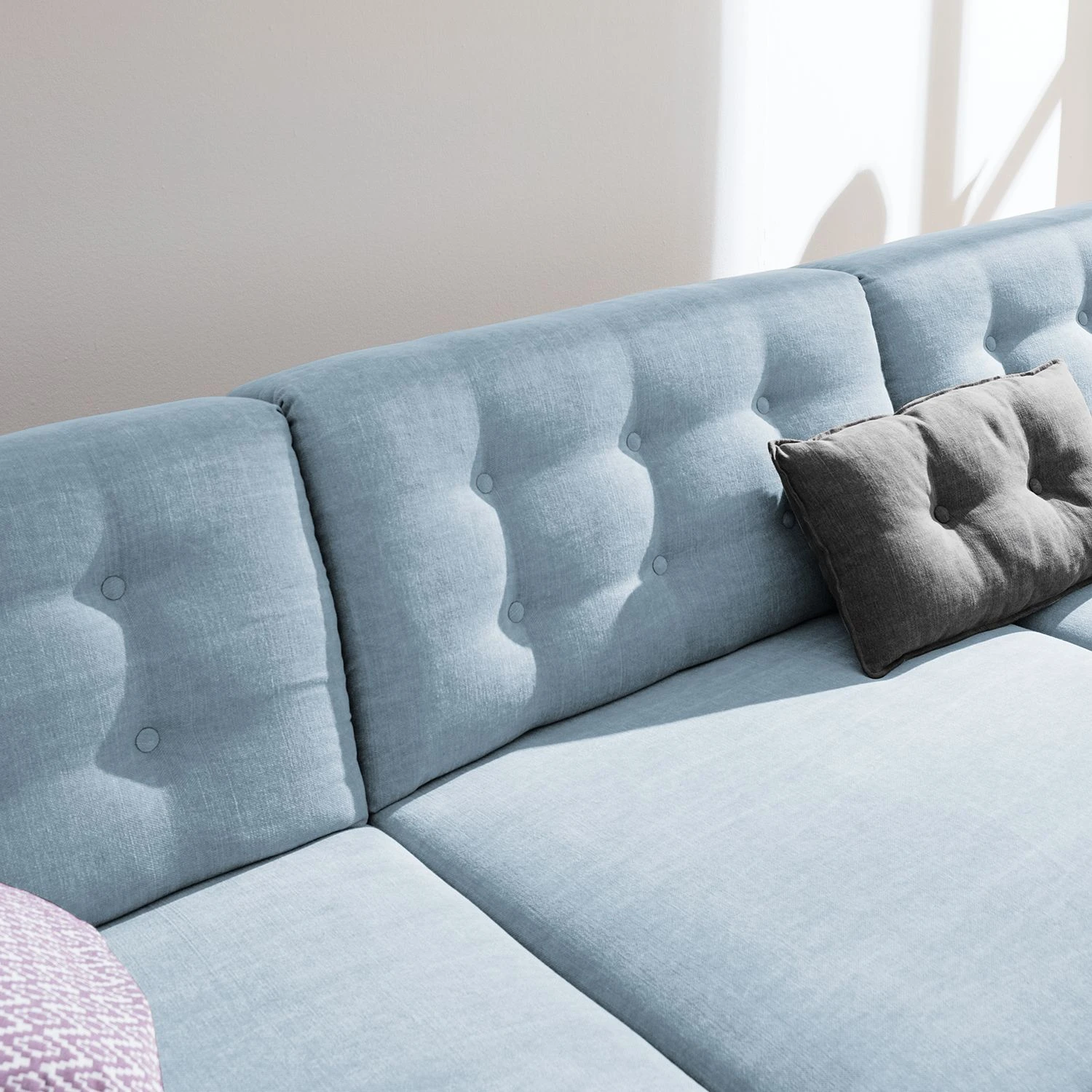 Tom Tailor Ecksofa Nordic Chic II Webstoff - Stoff TUS: 6 sky blue - Longchair davorstehend links 18 Tom Tailor Ecksofa Nordic Chic II Webstoff - Stoff TUS: 6 sky blue - Longchair davorstehend links – Bild 18