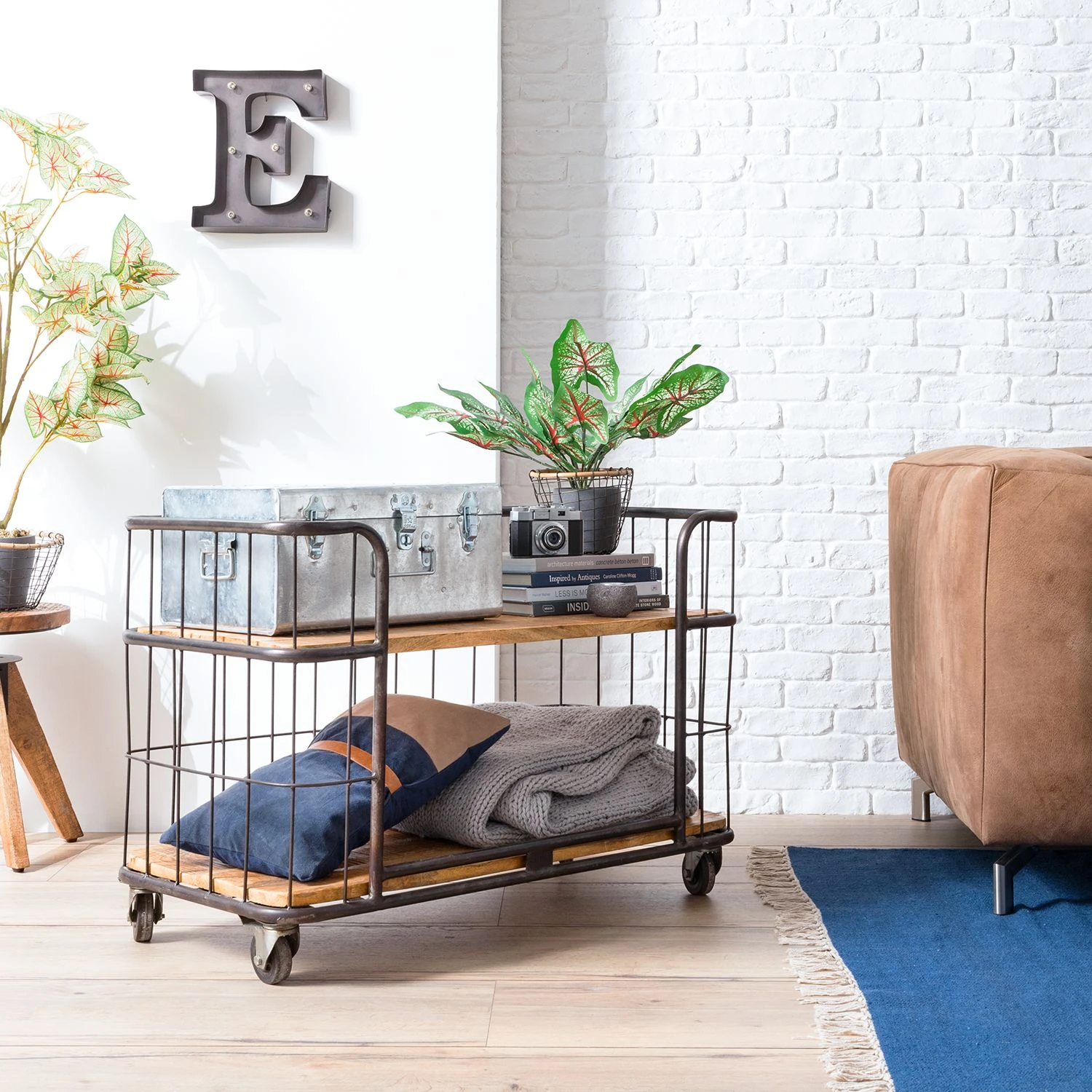 Ars manufacti Regal Namber II - Mango massiv / Metall - Mango / Schwarz 2 Ars manufacti Regal Namber II - Mango massiv / Metall - Mango / Schwarz – Bild 2