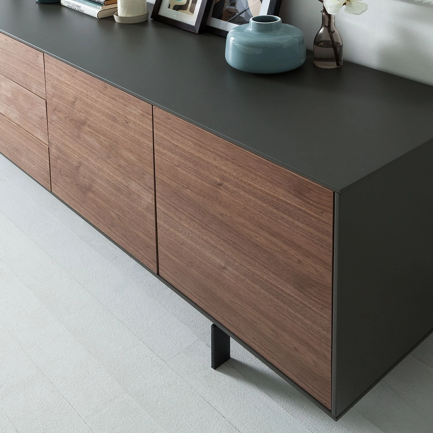 Eva Padberg Collection Sideboard Payara - Echtholzfurnier - Walnuss / Anthrazit 15 Eva Padberg Collection Sideboard Payara - Echtholzfurnier - Walnuss / Anthrazit – Bild 15