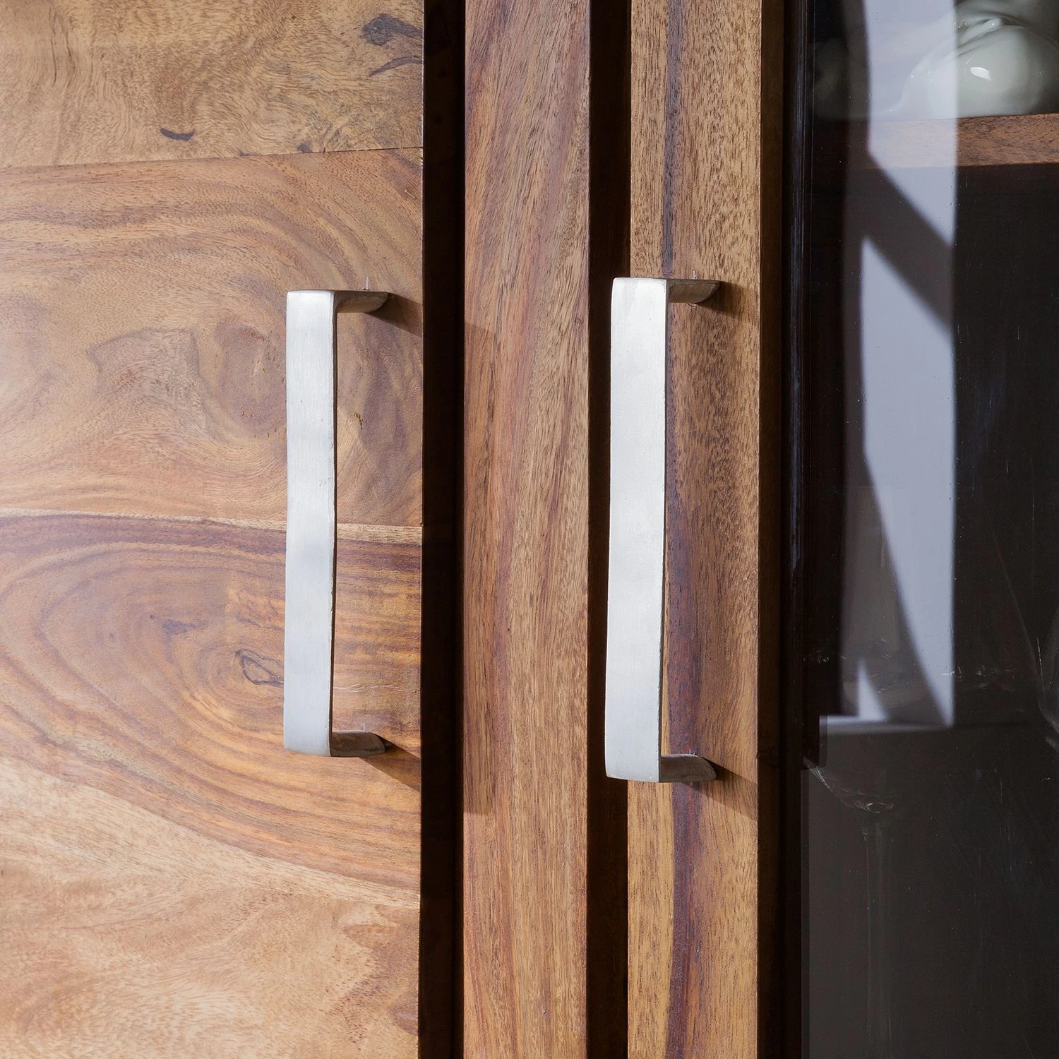 Ars Natura Vitrinenschrank Ohio - Sheesham massiv 7 Ars Natura Vitrinenschrank Ohio - Sheesham massiv – Bild 7