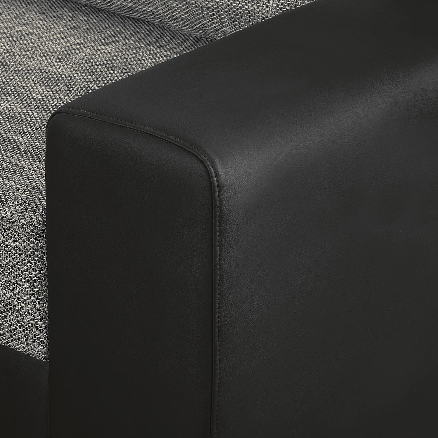 Roomscape Wohnlandschaft Berrings - (mit Schlaffunktion) - Kunstleder / Strukturstoff Schwarz / Grau - Longchair davorstehend links 26 Roomscape Wohnlandschaft Berrings - (mit Schlaffunktion) - Kunstleder / Strukturstoff Schwarz / Grau - Longchair davorstehend links – Bild 26