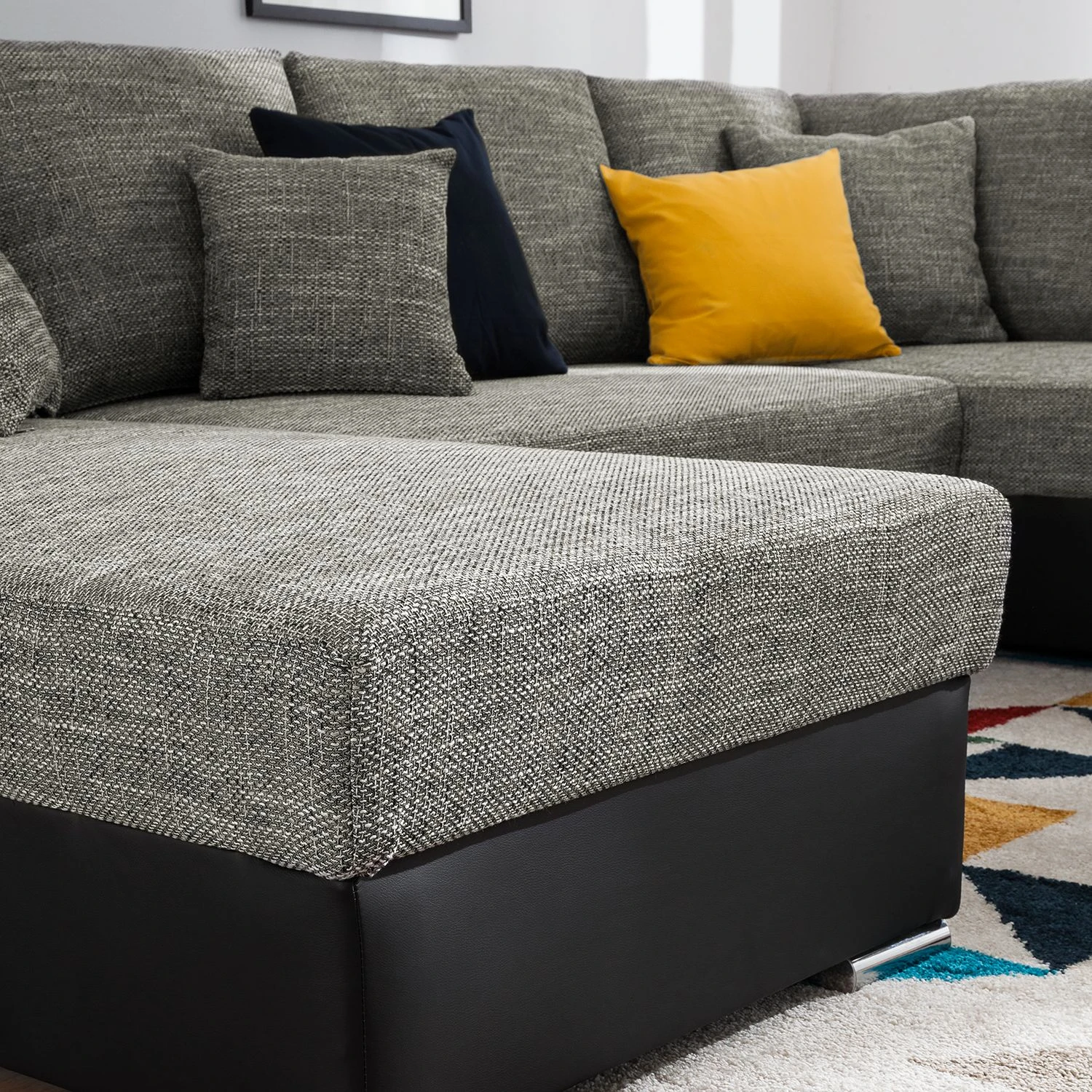 Roomscape Wohnlandschaft Berrings - (mit Schlaffunktion) - Kunstleder / Strukturstoff Schwarz / Grau - Longchair davorstehend links 16 Roomscape Wohnlandschaft Berrings - (mit Schlaffunktion) - Kunstleder / Strukturstoff Schwarz / Grau - Longchair davorstehend links – Bild 16